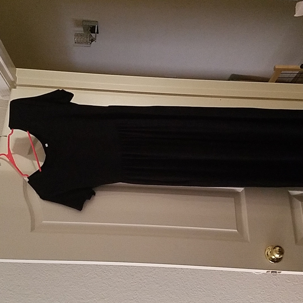 Black Maxi Short Sleeve Dress